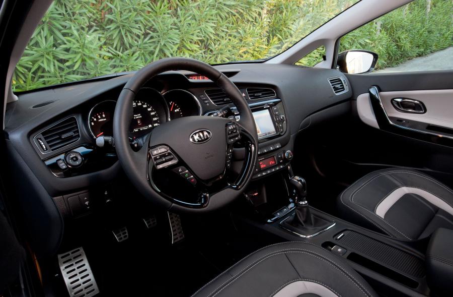  Kia cee&rsquo;d Station Wagon 2012 года  (фото 27 из 89)